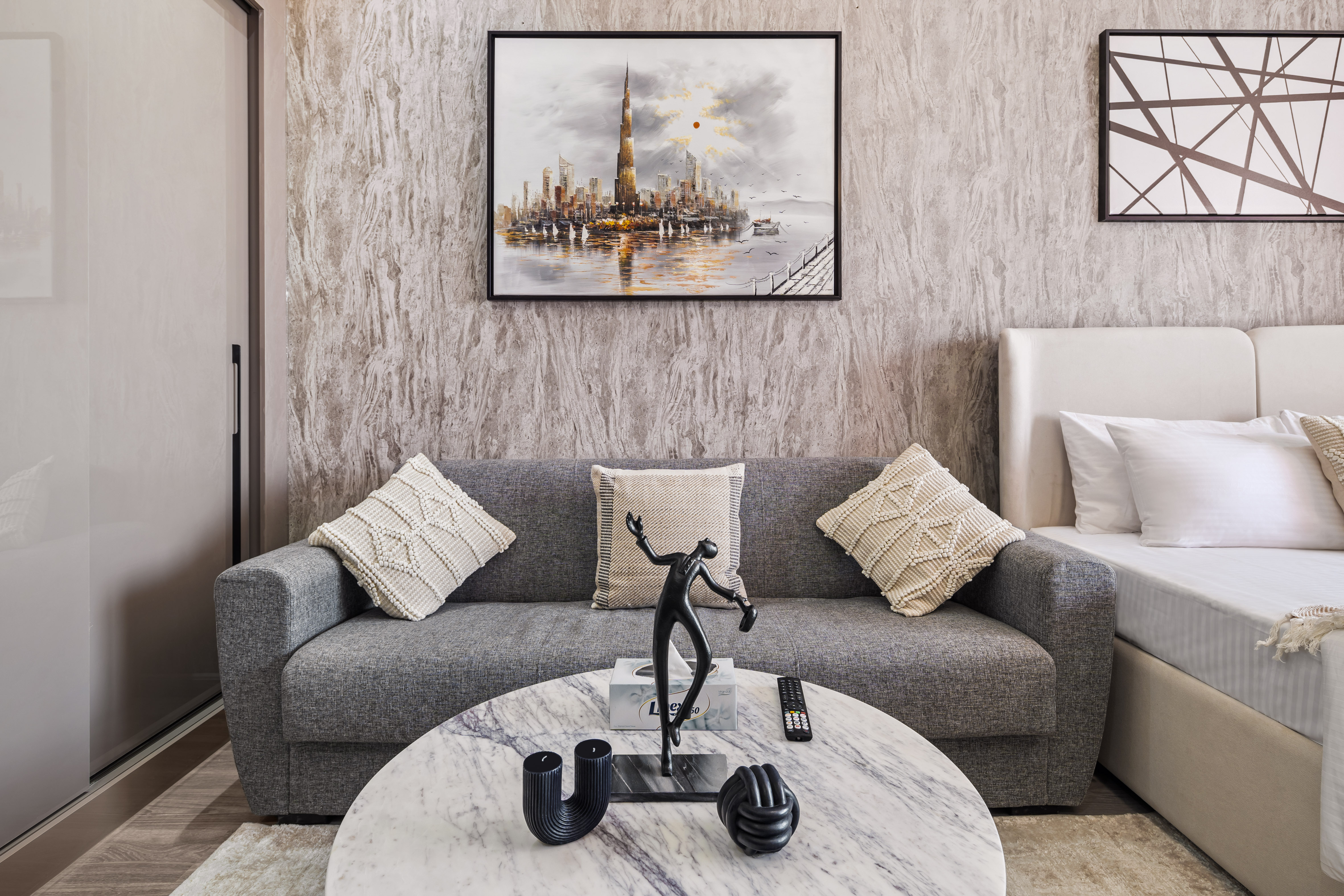 Upscale Studio in Binghatti Crystals DSO – الصورة 3