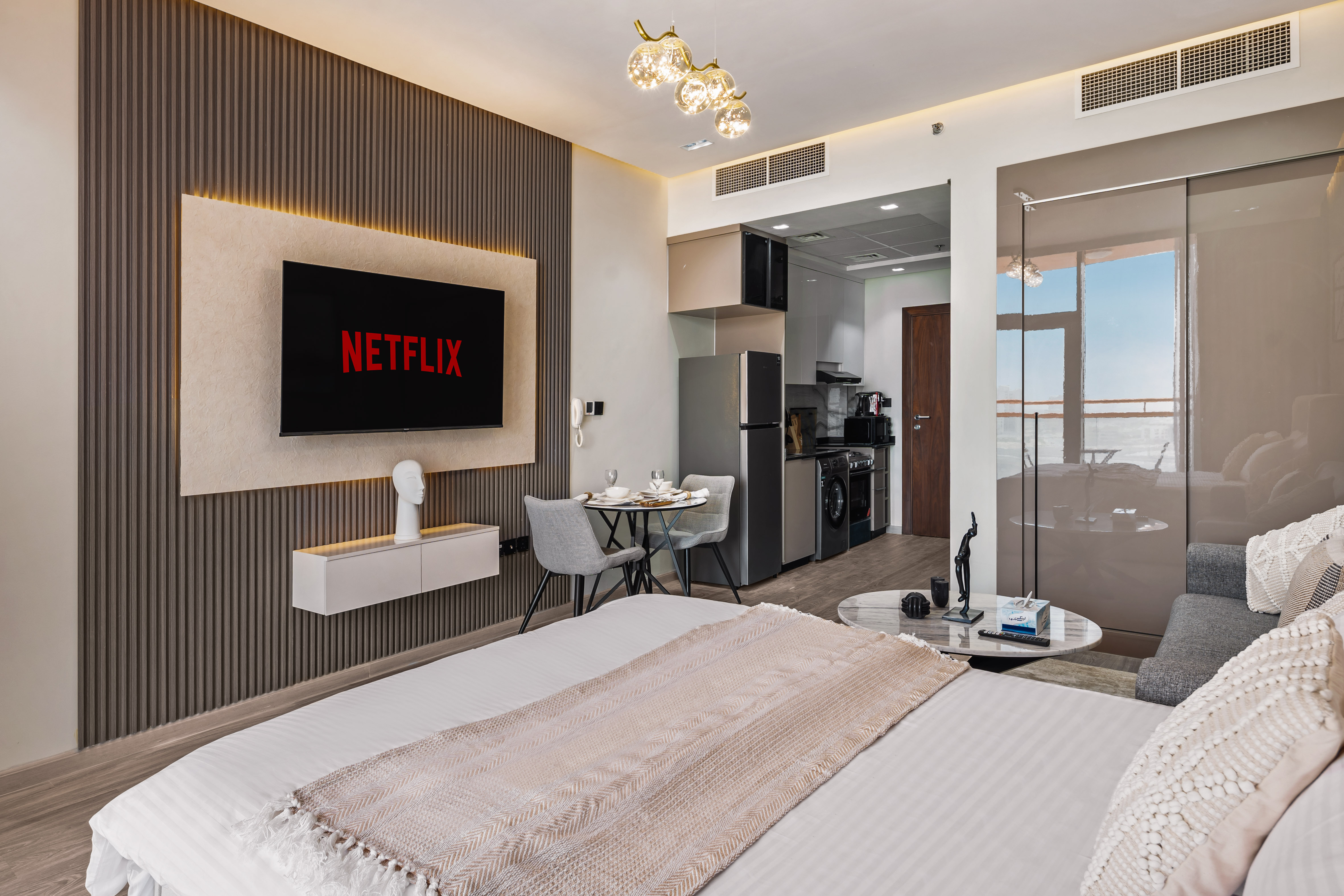 Upscale Studio in Binghatti Crystals DSO – الصورة 4