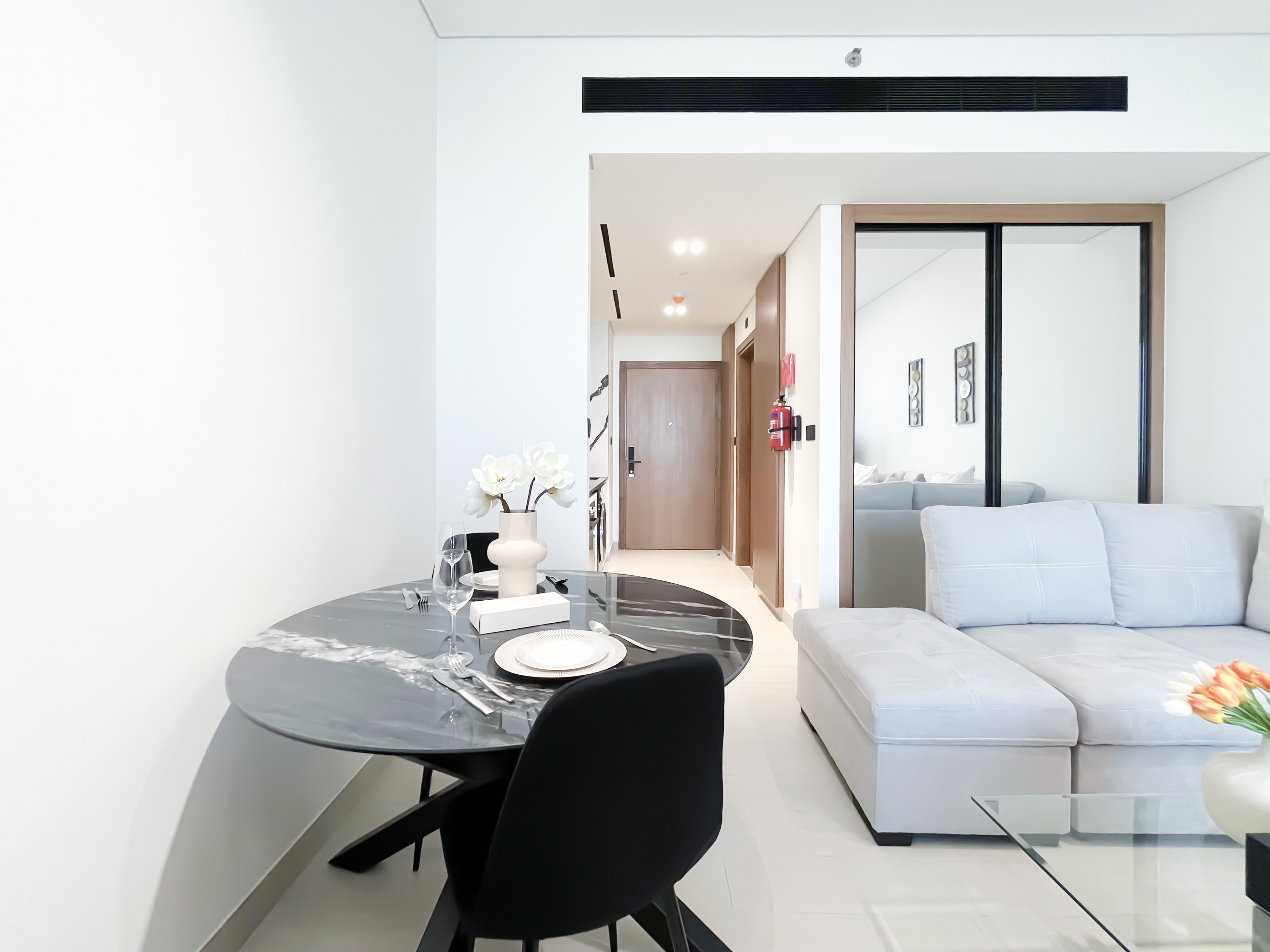 Luxury Studio • Business Bay | Near Dubai Mall – الصورة 2
