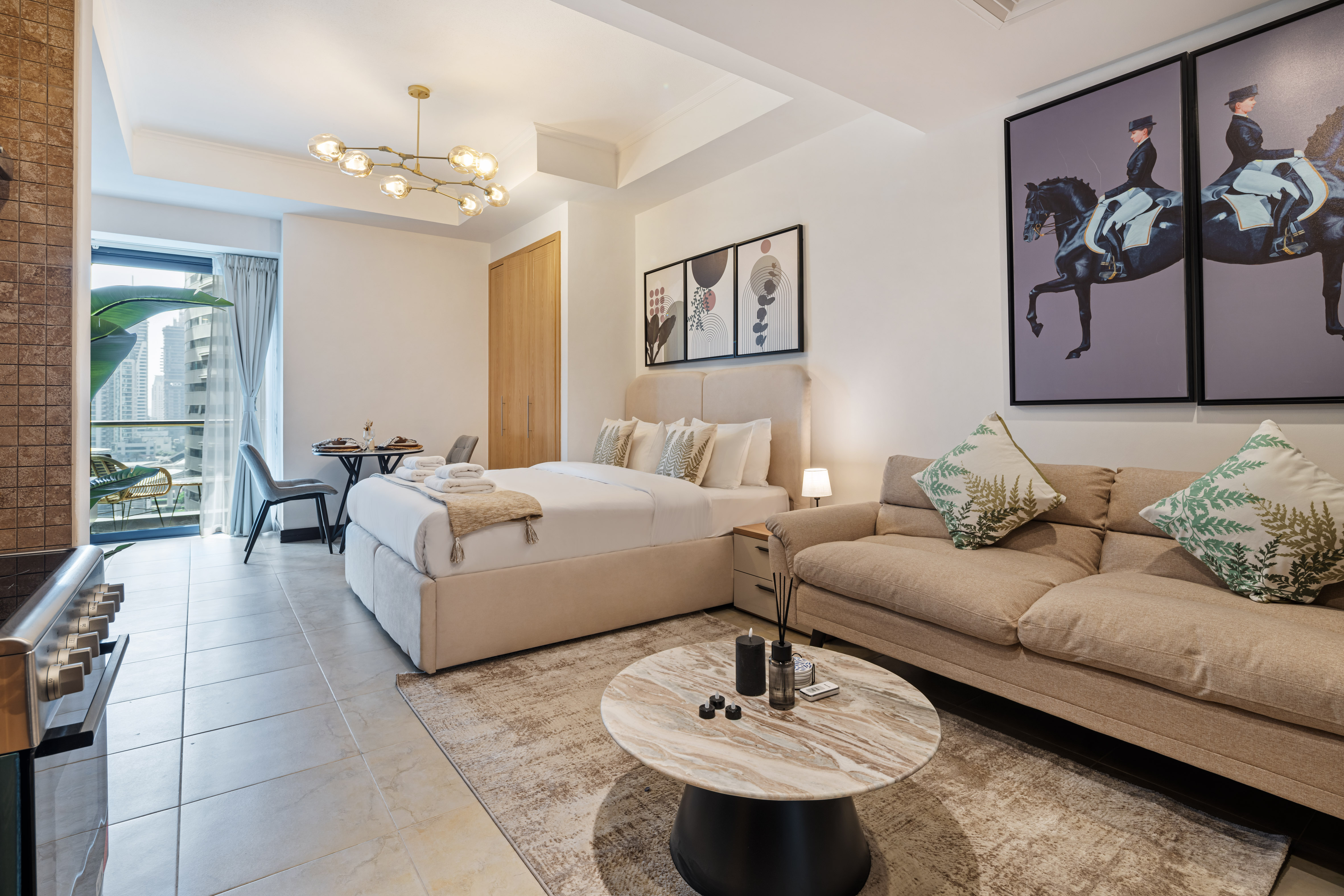 Luxury JLT Studio •Lake View | Metro + Pool Access – photo 2