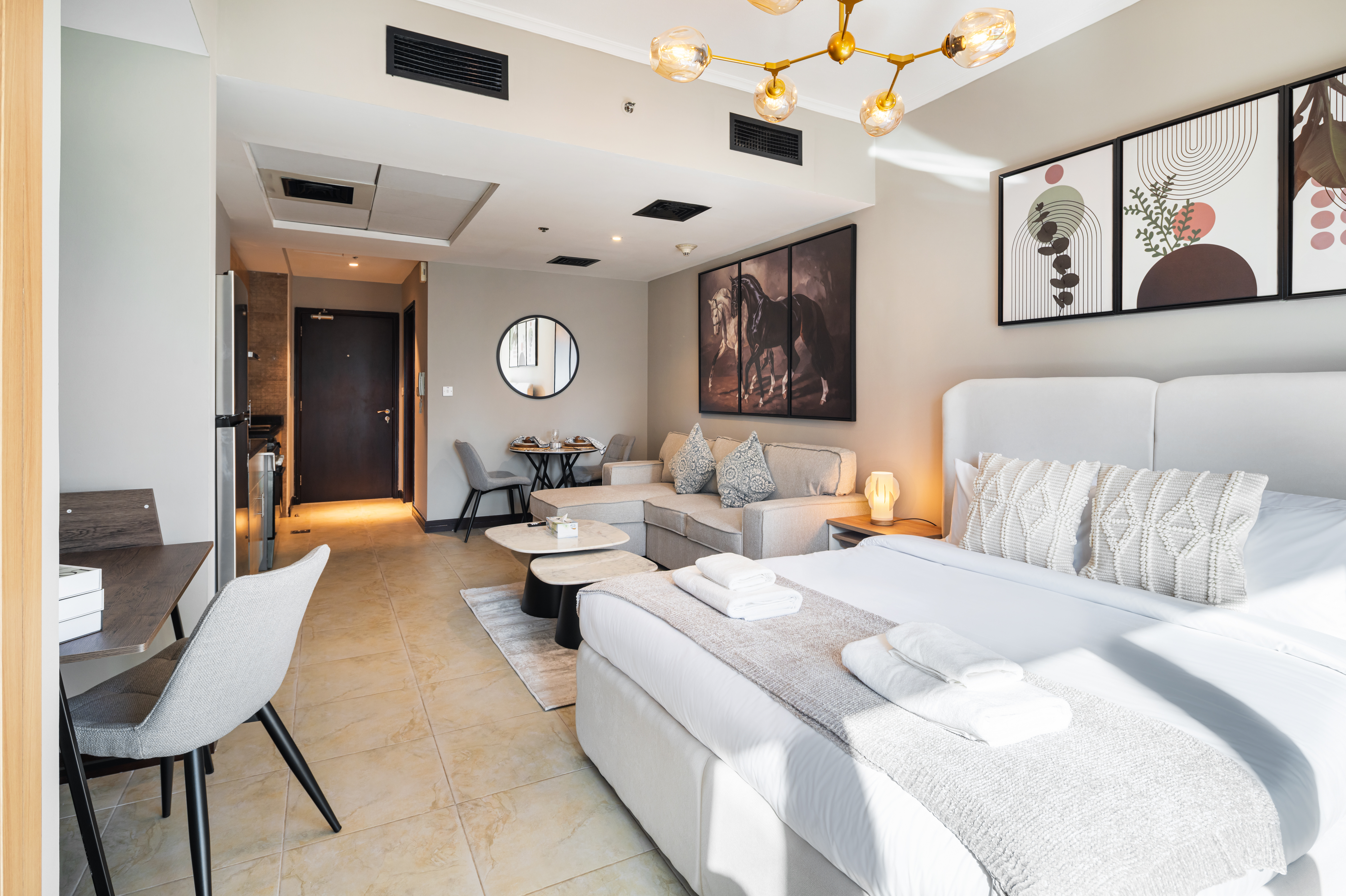 Stylish JLT Studio • Lake View | Pool+Marina Walk – photo 5