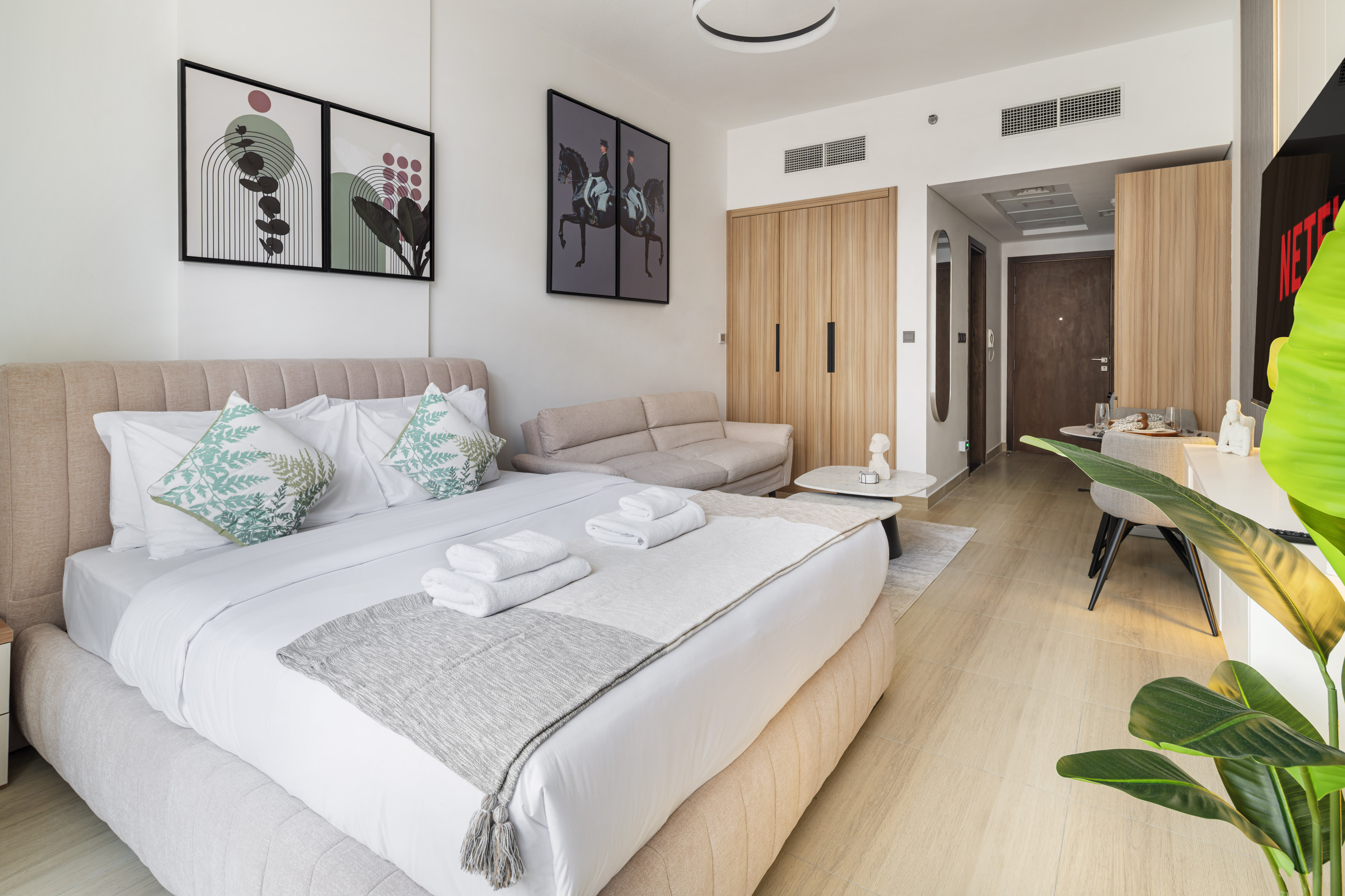 Luxurious JVC Studio • Near Circle Mall & Parks – الصورة 5