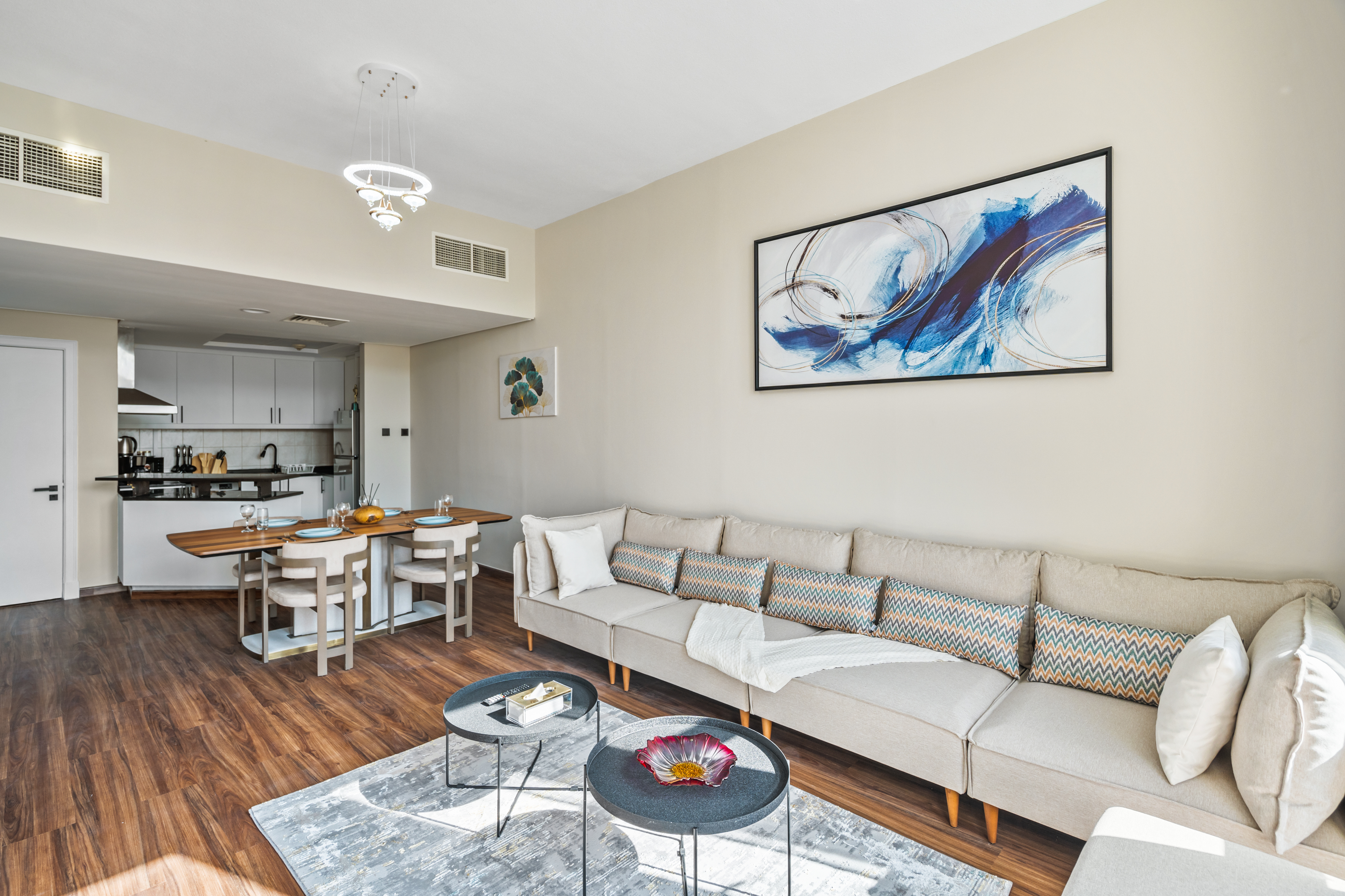 Luxury 1 Bedroom Apartment in Discovery Gardens – الصورة 3