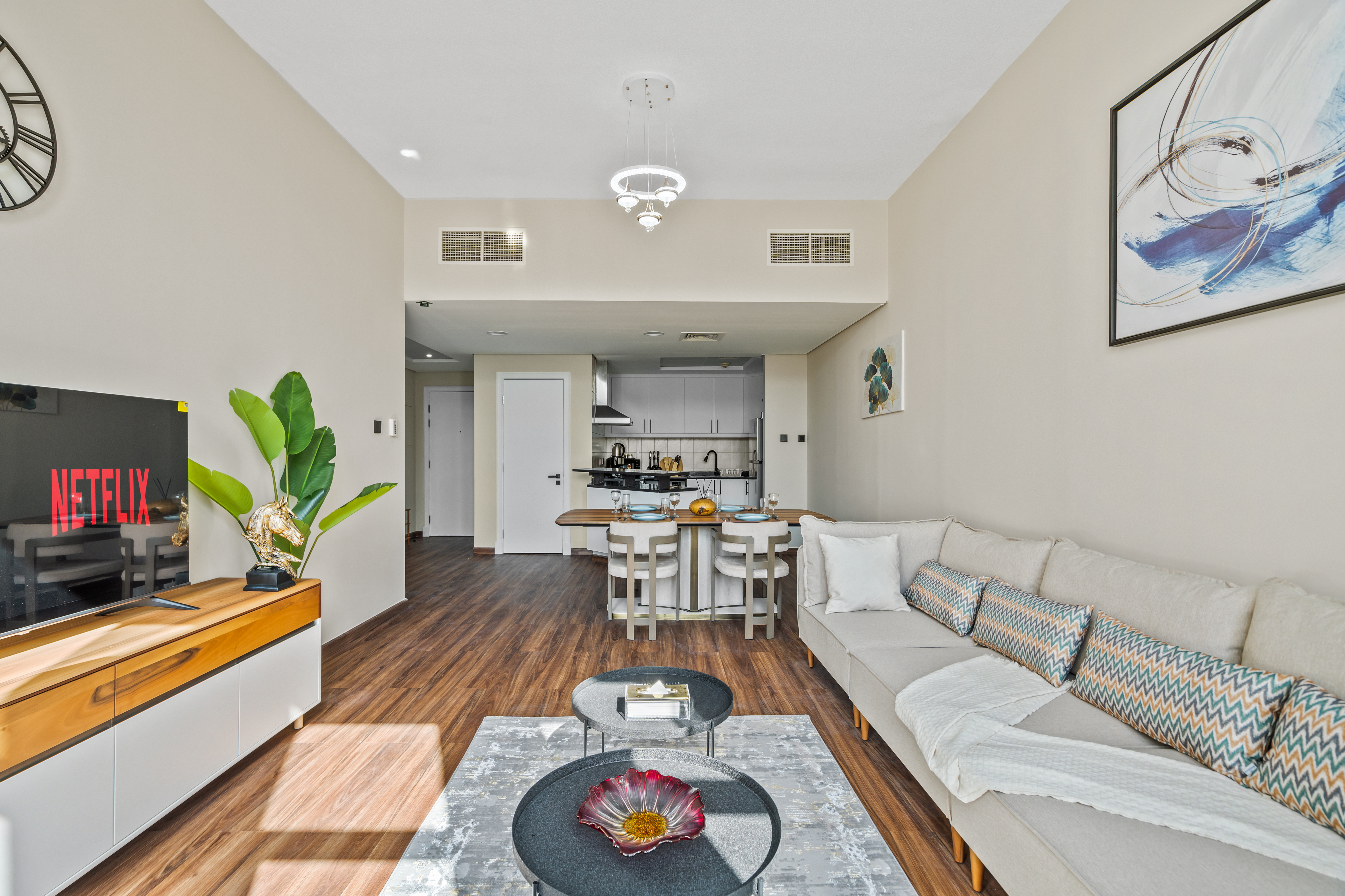 Luxury 1 Bedroom Apartment in Discovery Gardens – الصورة 5