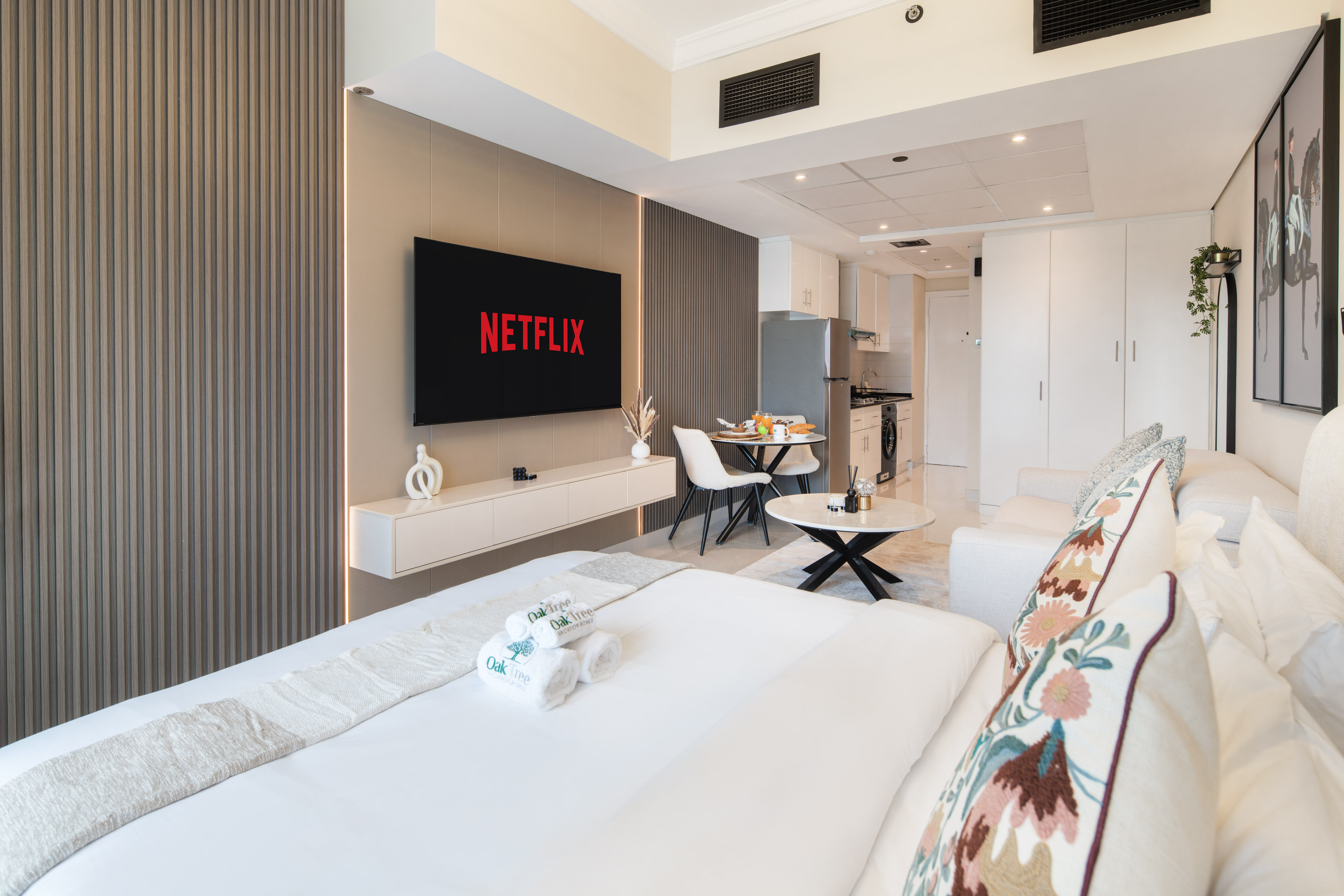 Studio LUXE | Near DMCC Metro | JLT – photo 2