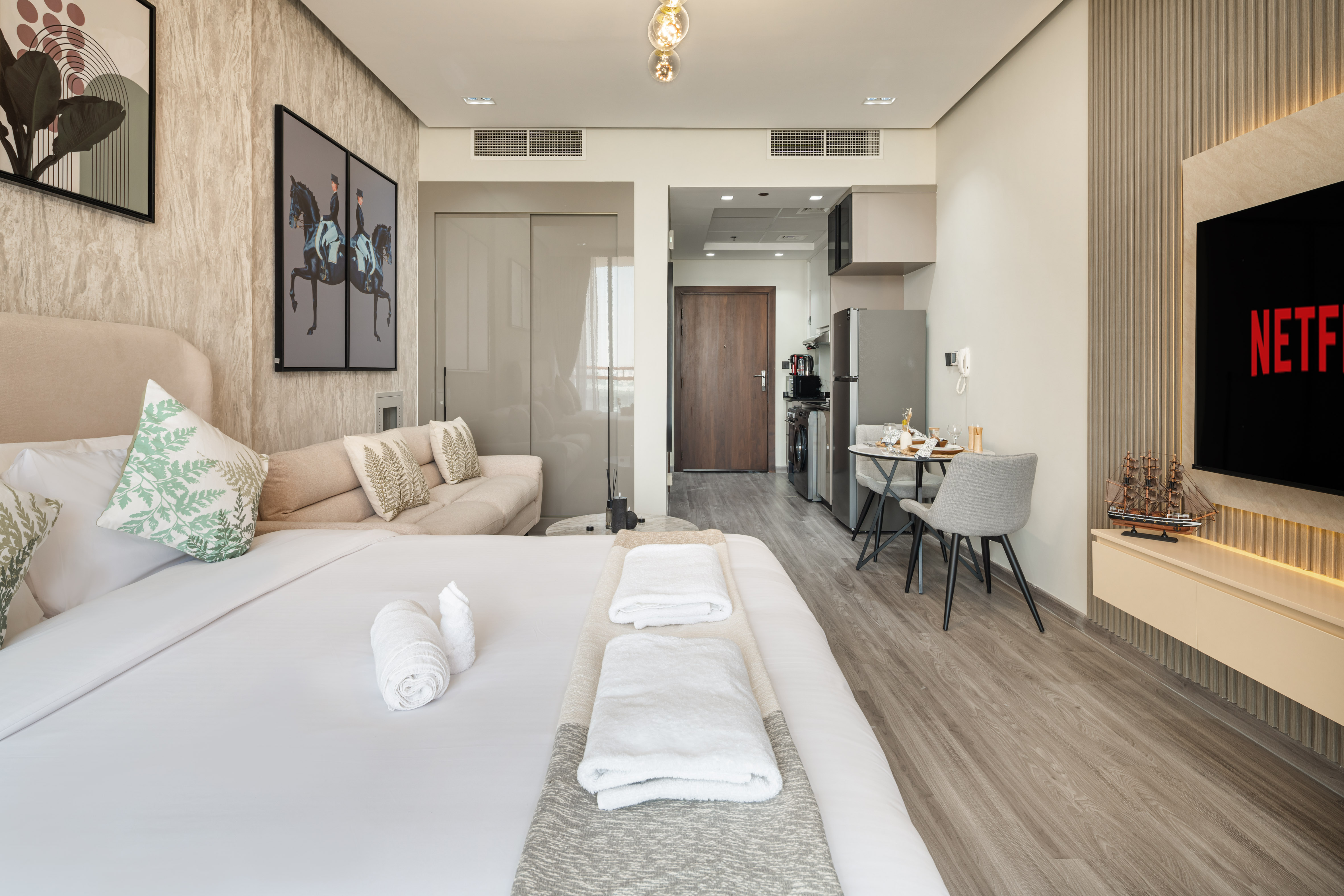 Chic Studio | 4 Min to Silicon Central Mall – photo 5