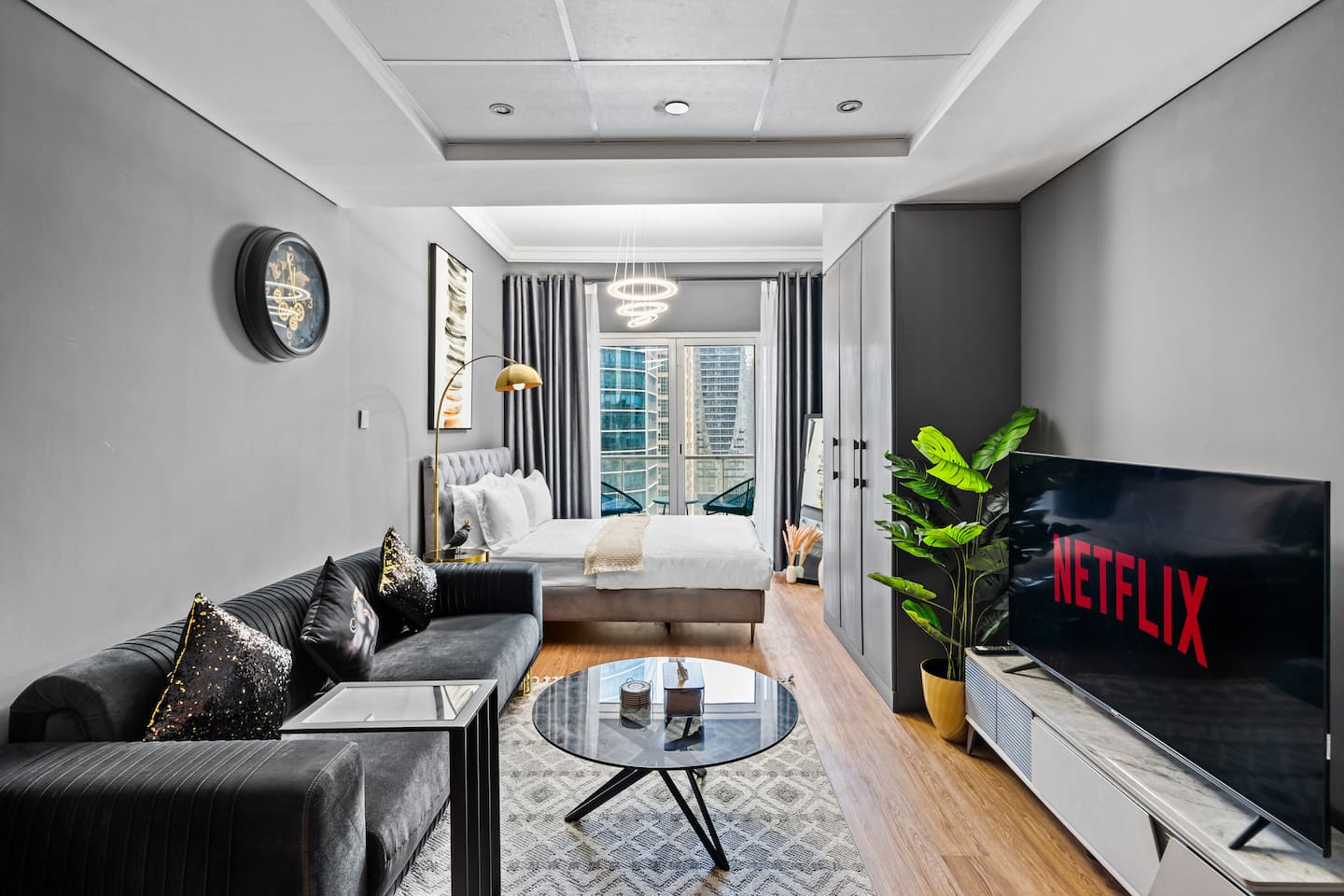 Luxury Studio | Lake View | 2 Min to Metro | JLT – photo 2