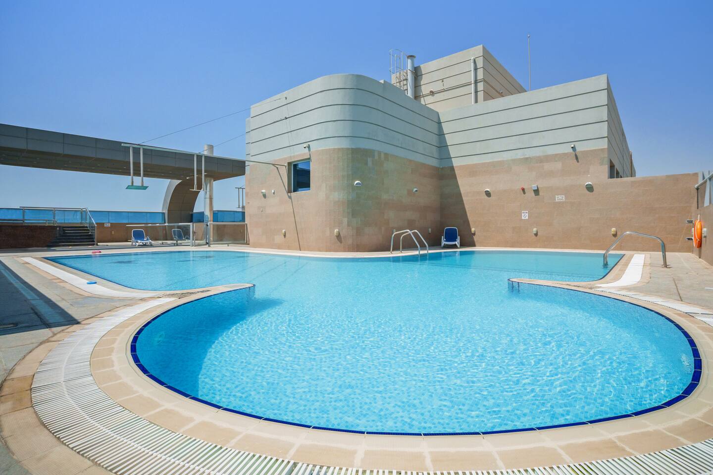 Studio Alba | Modern | Pool & Gym, Sports City – photo 5