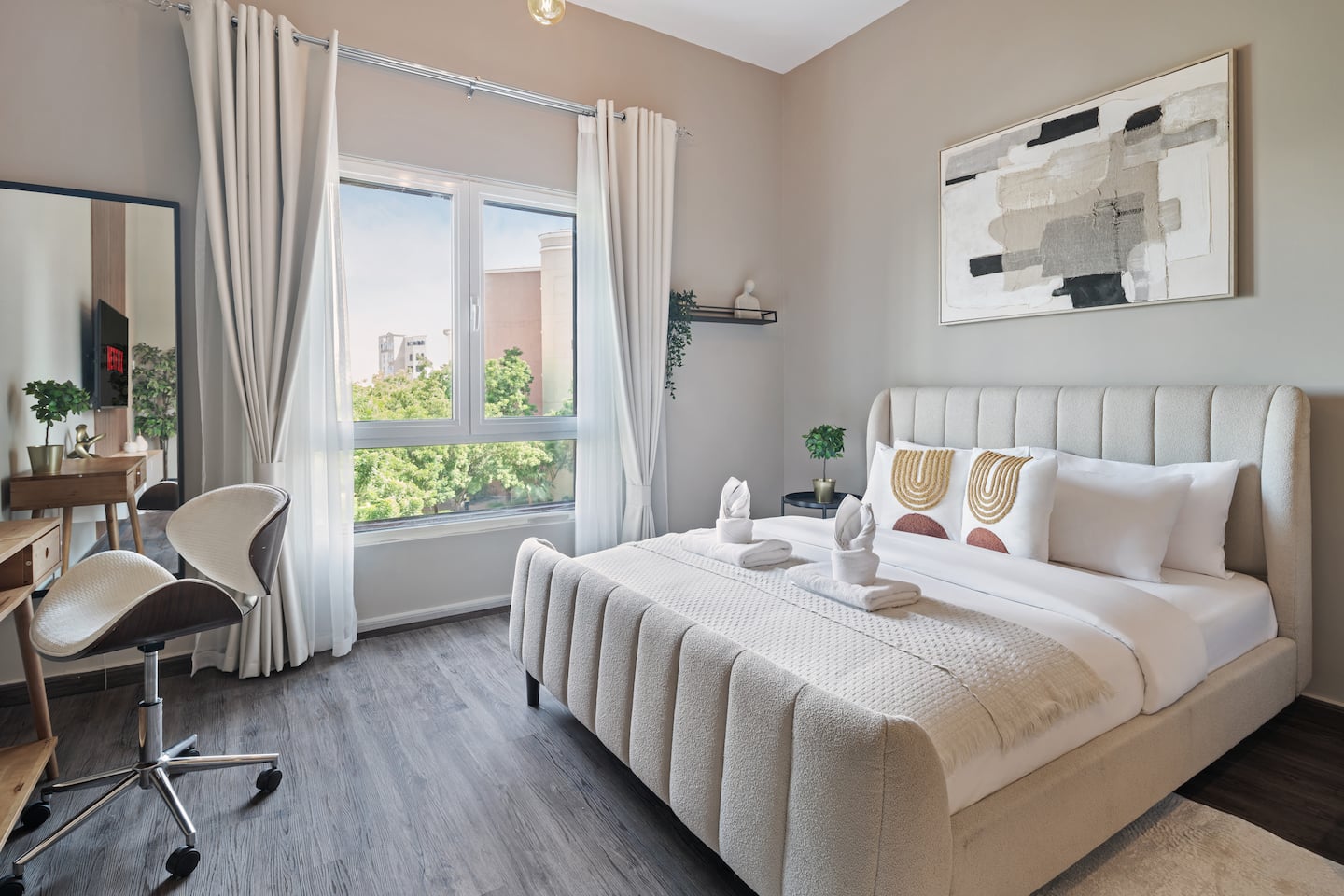 Studio VIA | 2 Min to Metro, Discovery Gardens – photo 2